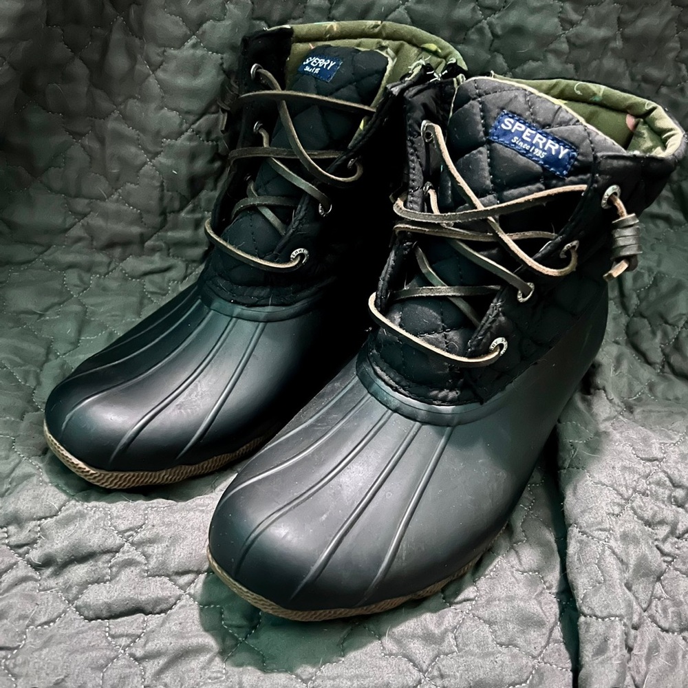 SPERRY Duck Boots - Black - Size 8